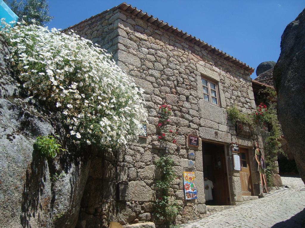 Taverna Lusitana Monsanto Exterior photo