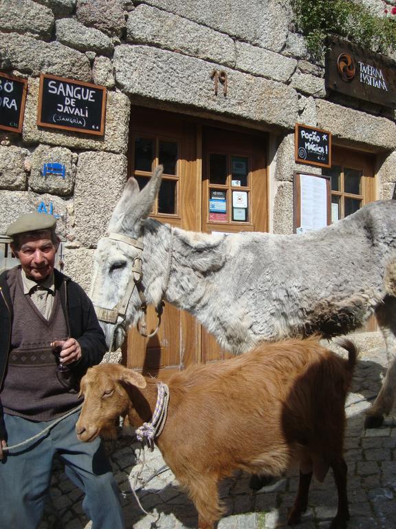 Taverna Lusitana Monsanto Exterior photo